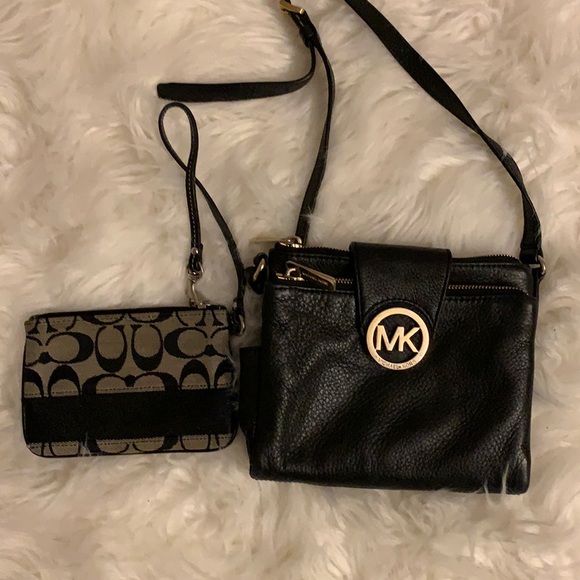Michael Kors Handbags - Michael Kors pocketbook